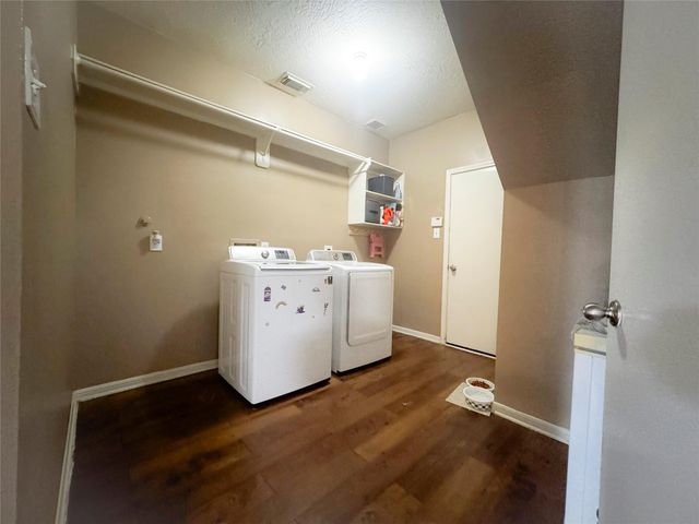 3706 Elmwood Dale Drive, Fresno, TX 77545