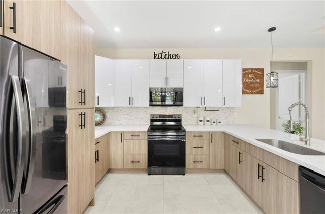 2552 70th AVE NE, Naples, FL 34120