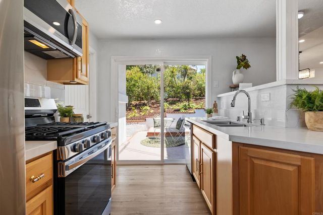 2143 Tierra Verde Road, Vista, CA 92084