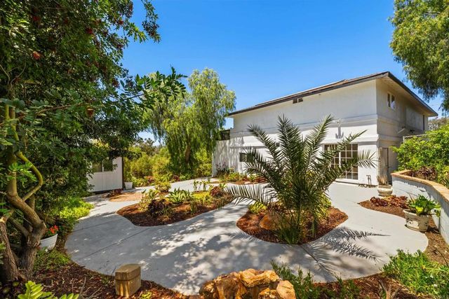 2143 Tierra Verde Road, Vista, CA 92084