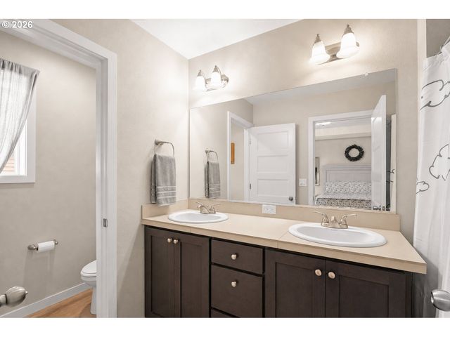 604 S COLUMBIA St, Newberg, OR 97132