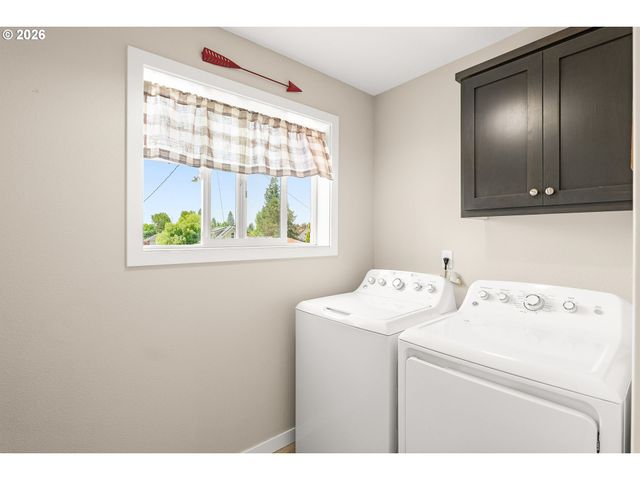 604 S COLUMBIA St, Newberg, OR 97132