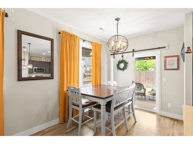 604 S COLUMBIA St, Newberg, OR 97132