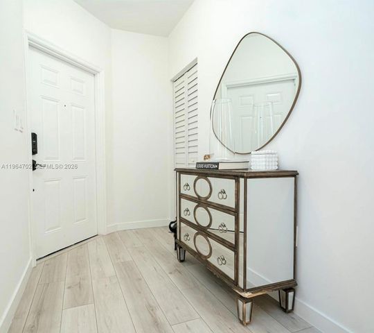 8760 NW 97th Ave 203, Doral, FL 33178