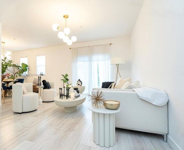 8760 NW 97th Ave 203, Doral, FL 33178