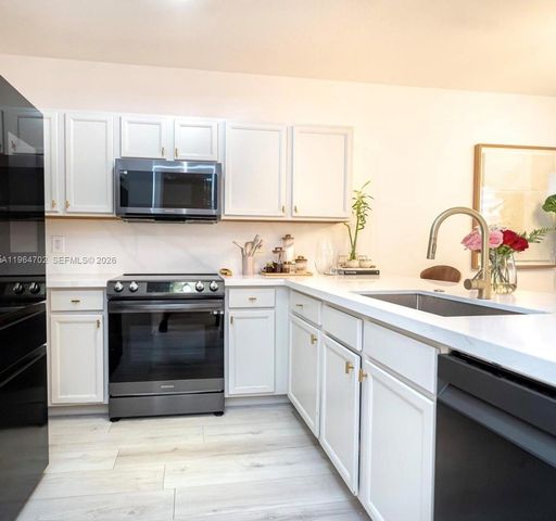 8760 NW 97th Ave 203, Doral, FL 33178