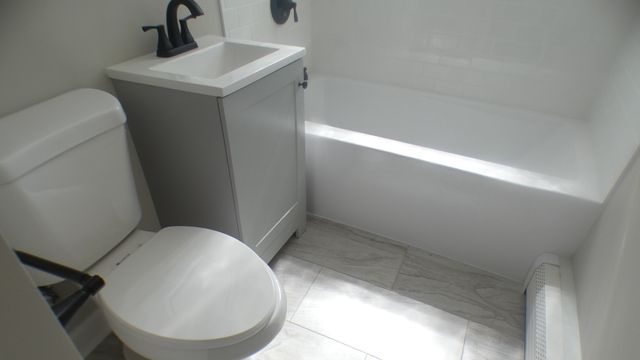 2043 E 72nd Street 1C, Chicago, IL 60649