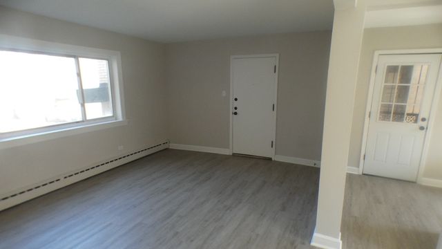 2043 E 72nd Street 1C, Chicago, IL 60649