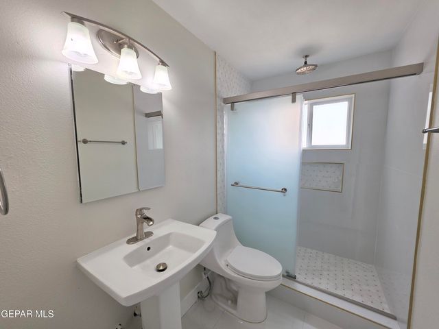 302 quincy Avenue, El Paso, TX 79922