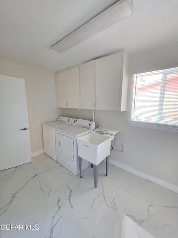 302 quincy Avenue, El Paso, TX 79922