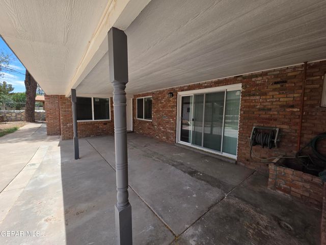 302 quincy Avenue, El Paso, TX 79922