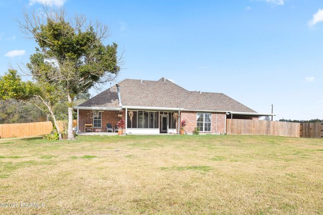 9917 Jefferson Island Road, New Iberia, LA 70560