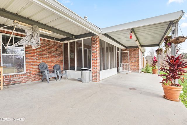 9917 Jefferson Island Road, New Iberia, LA 70560