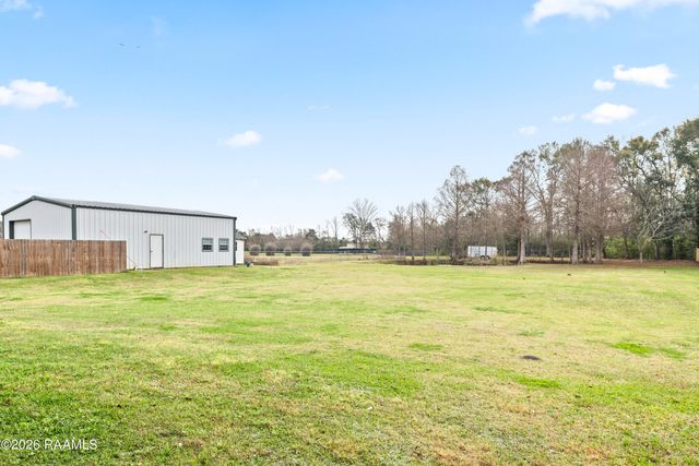 9917 Jefferson Island Road, New Iberia, LA 70560