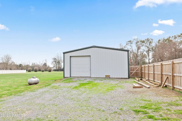 9917 Jefferson Island Road, New Iberia, LA 70560
