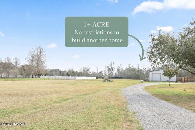 9917 Jefferson Island Road, New Iberia, LA 70560