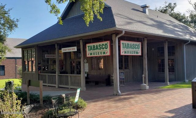 9917 Jefferson Island Road, New Iberia, LA 70560