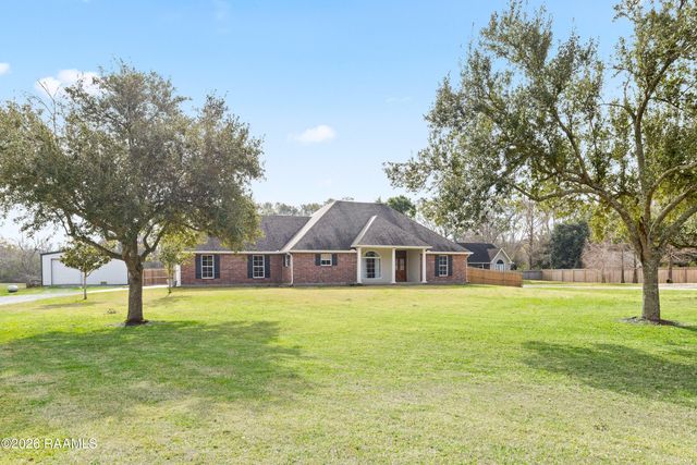 9917 Jefferson Island Road, New Iberia, LA 70560