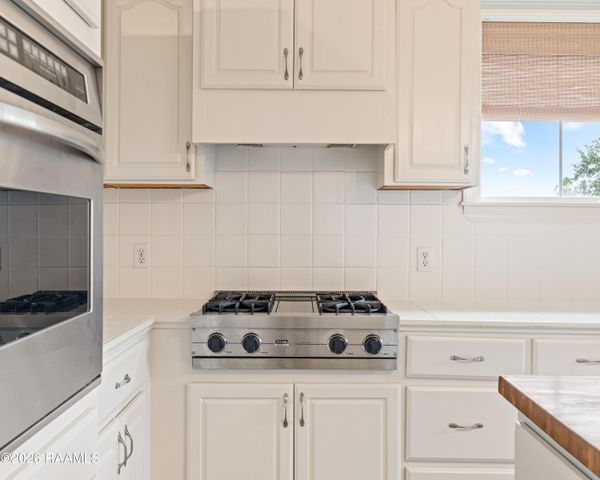 9917 Jefferson Island Road, New Iberia, LA 70560