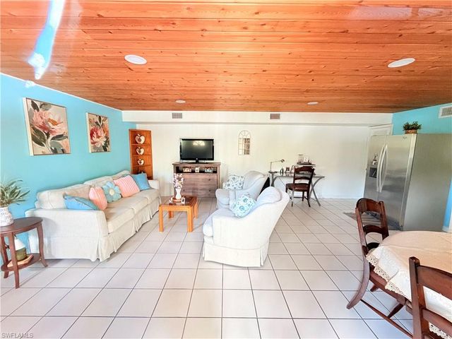 3661 11th AVE SW, Naples, FL 34117