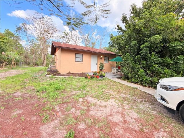 3661 11th AVE SW, Naples, FL 34117