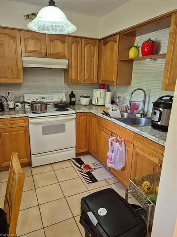 3661 11th AVE SW, Naples, FL 34117