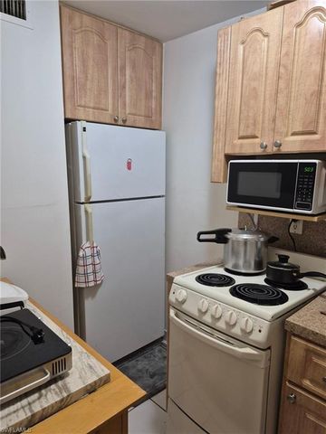 3661 11th AVE SW, Naples, FL 34117