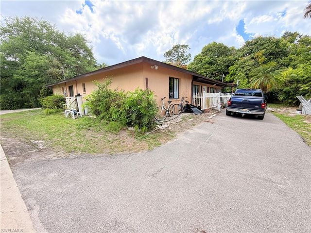 3661 11th AVE SW, Naples, FL 34117