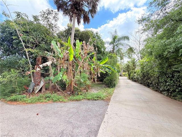 3661 11th AVE SW, Naples, FL 34117