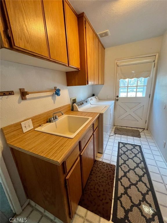 Image 28 of property listing at 46396 Redwing, Squaw Valley, CA 93675