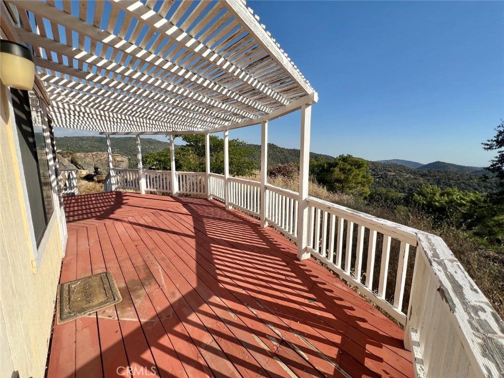 Image 3 of property listing at 46396 Redwing, Squaw Valley, CA 93675