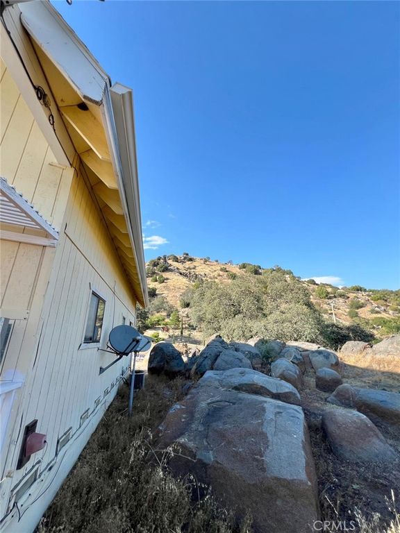 Image 32 of property listing at 46396 Redwing, Squaw Valley, CA 93675