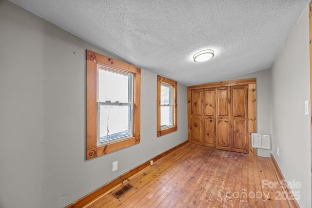 99 Wakefield Drive, Hendersonville, NC 28792