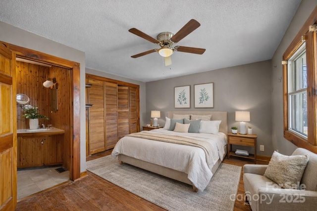 99 Wakefield Drive, Hendersonville, NC 28792