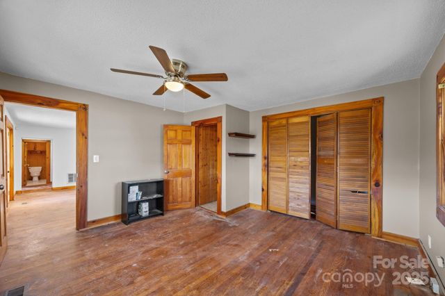 99 Wakefield Drive, Hendersonville, NC 28792