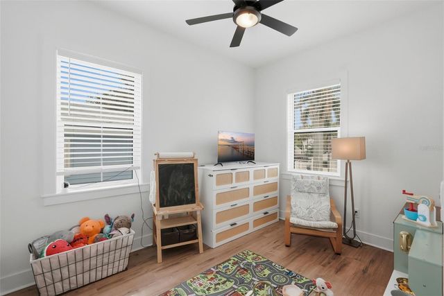 1727 MARYLAND AVENUE NE, St Petersburg, FL 33703