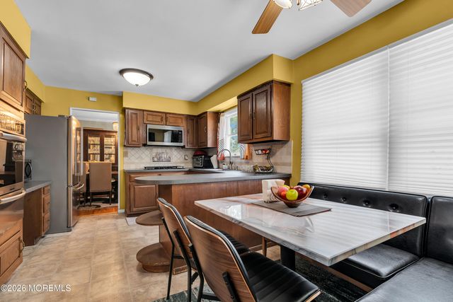 37 Old Bridge Drive, Howell, NJ 07731