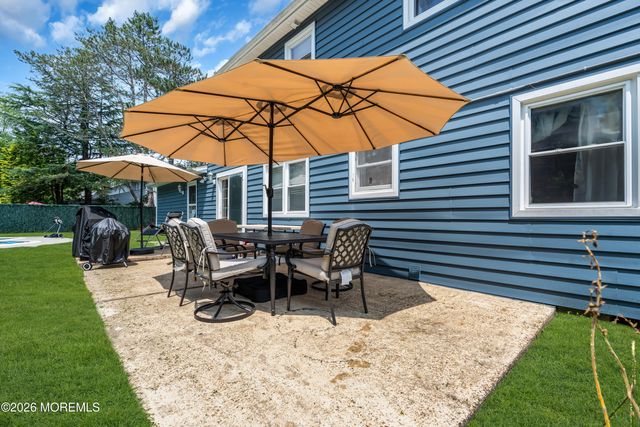 37 Old Bridge Drive, Howell, NJ 07731
