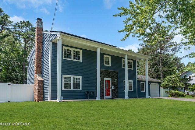 37 Old Bridge Drive, Howell, NJ 07731