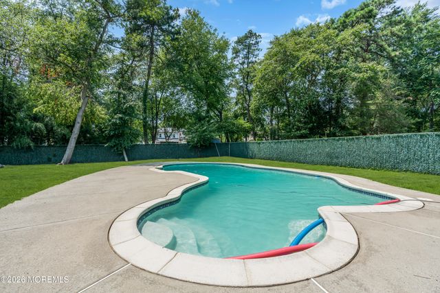 37 Old Bridge Drive, Howell, NJ 07731