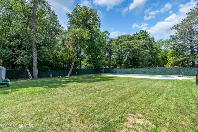 37 Old Bridge Drive, Howell, NJ 07731