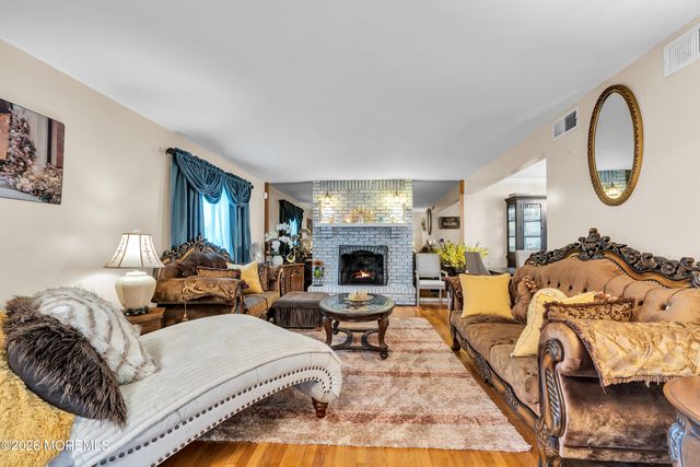 37 Old Bridge Drive, Howell, NJ 07731