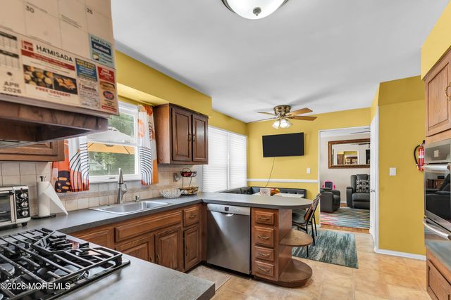 37 Old Bridge Drive, Howell, NJ 07731
