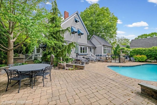 135 W Lake Street, Barrington, IL 60010