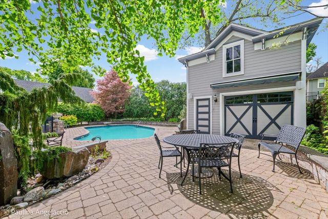 135 W Lake Street, Barrington, IL 60010