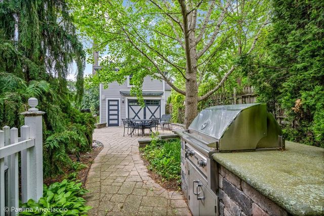 135 W Lake Street, Barrington, IL 60010
