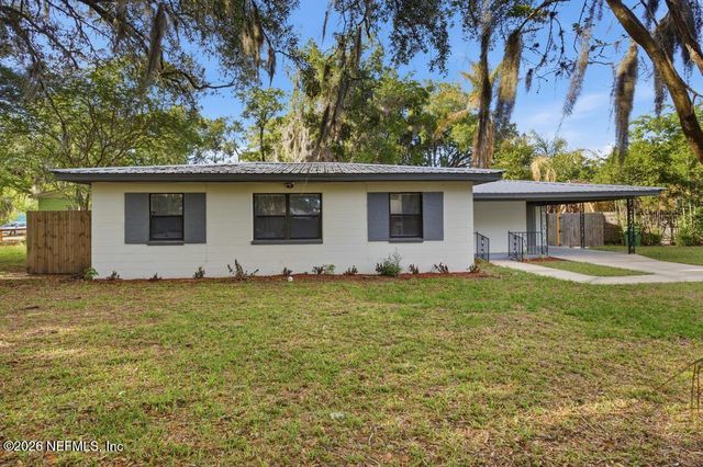 120 E OAK HILL Drive, Palatka, FL 32177
