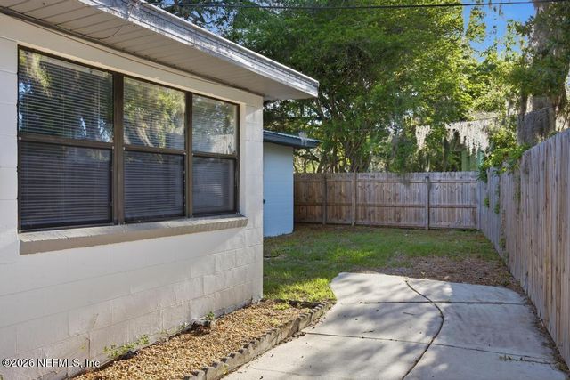 120 E OAK HILL Drive, Palatka, FL 32177