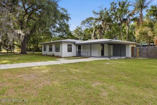 120 E OAK HILL Drive, Palatka, FL 32177