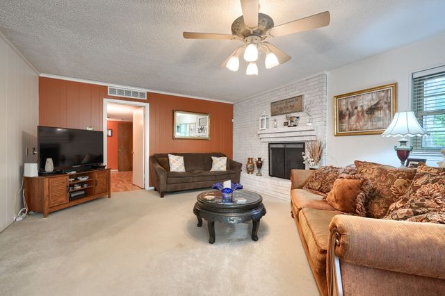 8226 Hunnicut Road, Dallas, TX 75228